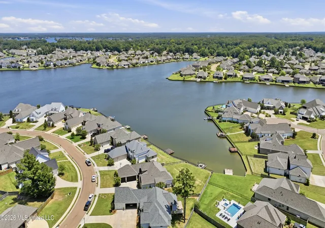 Photo 2 of Sale Pending at 105 Lake Bnd, Madison, MS 39110 | MLS# 4160004 | Listing updated on 2026-08-26
