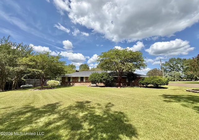 Photo 1 of Single family home for sale at 1041 Lower Centreville Rd, Centreville, MS 39631 | MLS# 4159906 | Listing updated on 2026-08-20