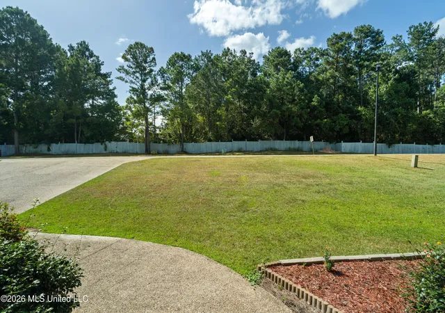 Photo 4 of Single family home for sale at 66 W Shore Dr, Hattiesburg, MS 39402 | MLS# 4159892 | Listing updated on 2026-08-24