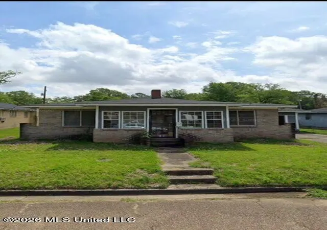 Photo 1 of Single family home for sale at 1150 Aberdeen St, Jackson, MS 39209 | MLS# 4159894 | Listing updated on 2026-09-02
