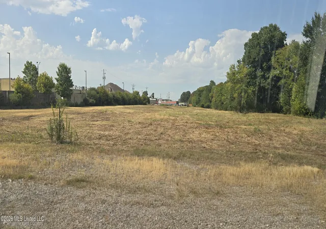Land for sale at 10 Norfleet Dr, Senatobia, MS 38668 | MLS# 4159913