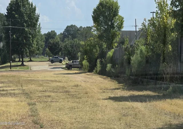 Photo 2 of Land for sale at 10 Norfleet Dr, Senatobia, MS 38668 | MLS# 4159913 | Listing updated on 2026-08-20