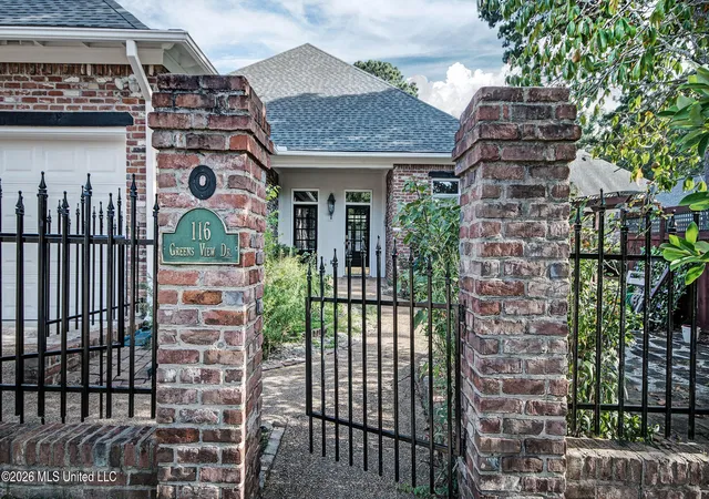 Photo 1 of Single family home for sale at 116 Greens View Dr, Madison, MS 39110 | MLS# 4159918 | Listing updated on 2026-08-20