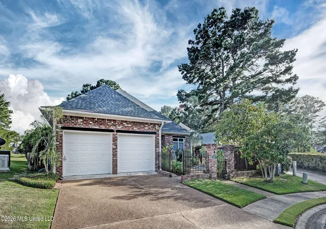 Photo 3 of Single family home for sale at 116 Greens View Dr, Madison, MS 39110 | MLS# 4159918 | Listing updated on 2026-08-20