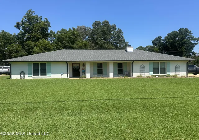 Photo 1 of Sale Pending at 332 E School St, Ridgeland, MS 39157 | MLS# 4160179 | Listing updated on 2026-08-24