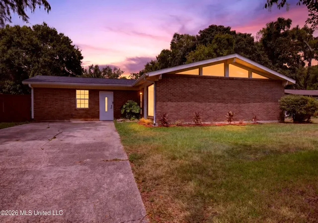 Photo 3 of Single family home for sale at 4511 Concord St, Pascagoula, MS 39581 | MLS# 4159932 | Listing updated on 2026-08-21