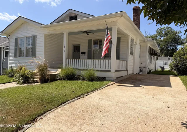 Photo 1 of Single family home for sale at 902 Washington St, Natchez, MS 39120 | MLS# 4159956 | Listing updated on 2026-08-21