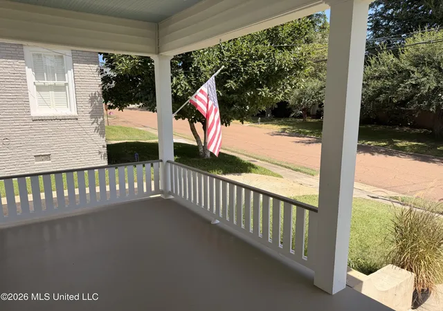 Photo 2 of Single family home for sale at 902 Washington St, Natchez, MS 39120 | MLS# 4159956 | Listing updated on 2026-08-21