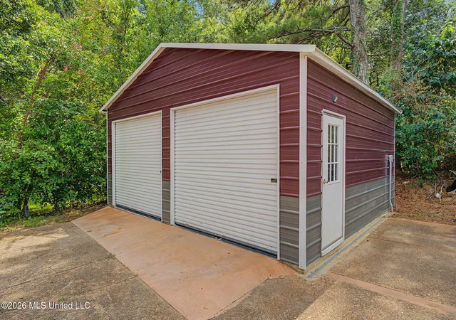 Photo 2 of Single family home for sale at 4019 Victoria Dr, Nesbit, MS 38651 | MLS# 4160069 | Listing updated on 2026-10-19