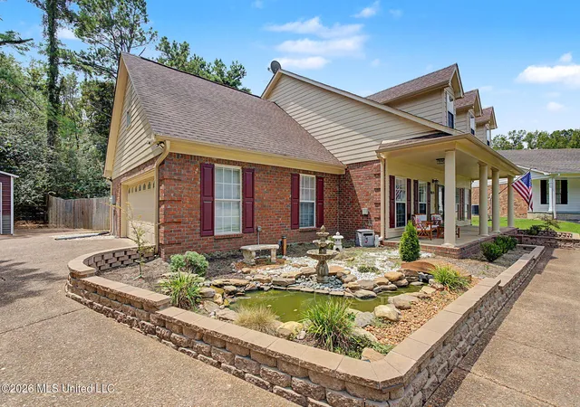Photo 3 of Single family home for sale at 4019 Victoria Dr, Nesbit, MS 38651 | MLS# 4160069 | Listing updated on 2026-09-21