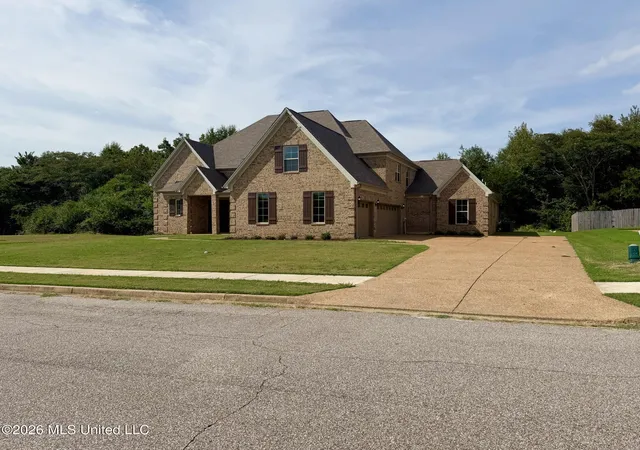 Photo 2 of Single family home for sale at 10874 Wiseman Dr, Olive Branch, MS 38654 | MLS# 4160181 | Listing updated on 2026-08-25
