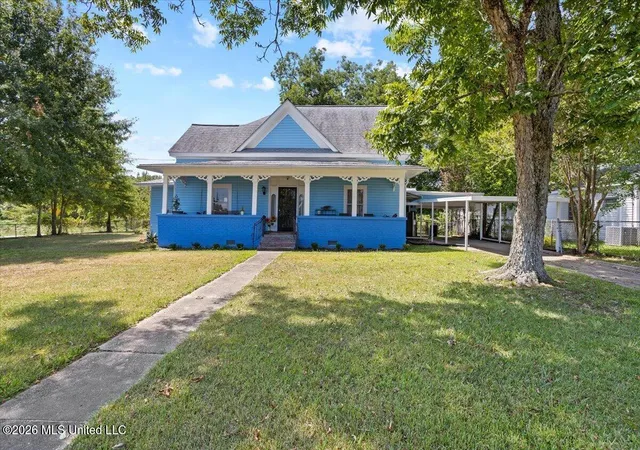 Photo 3 of Sale Pending at 402 Dubose St, Ellisville, MS 39437 | MLS# 4159987 | Listing updated on 2026-08-21