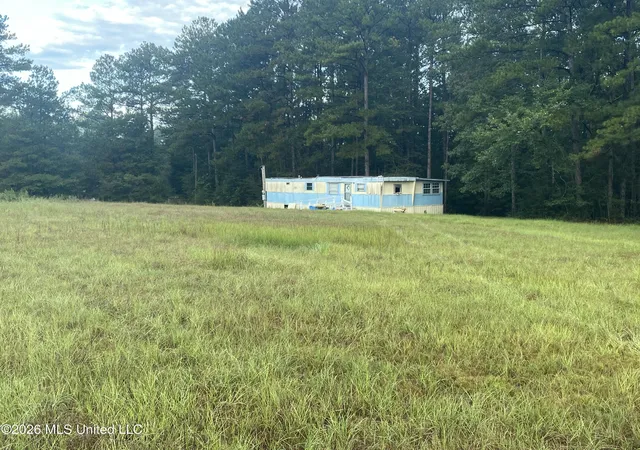 Photo 3 of Sale Pending at 4 E Bond Rd, Wiggins, MS 39577 | MLS# 4159952 | Listing updated on 2026-10-07