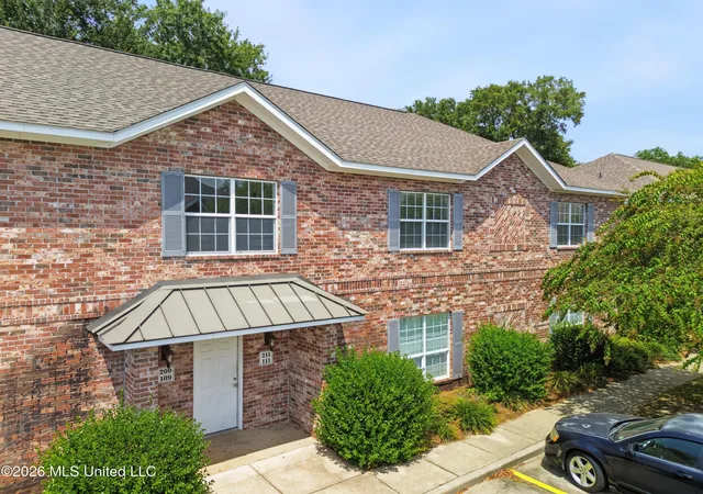 Condo for sale at 211 Armand Oaks, Ocean Springs, MS 39564 | MLS# 4159985