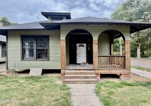 Photo 1 of Single family home for sale at 207 E 3rd St, Leland, MS 38756 | MLS# 4159969 | Listing updated on 2026-08-21