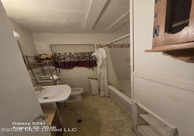 Photo 3 of Sale Pending at 5945 N State St, Jackson, MS 39213 | MLS# 4159975 | Listing updated on 2026-10-04
