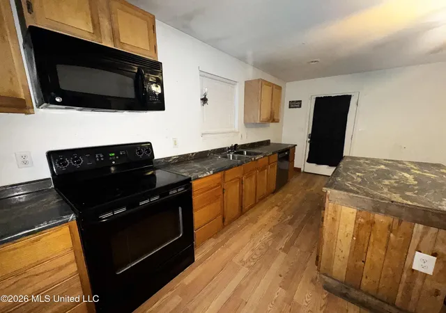 Photo 3 of Sale Pending at 16403 Omar Blvd, Biloxi, MS 39532 | MLS# 4160092 | Listing updated on 2026-09-01
