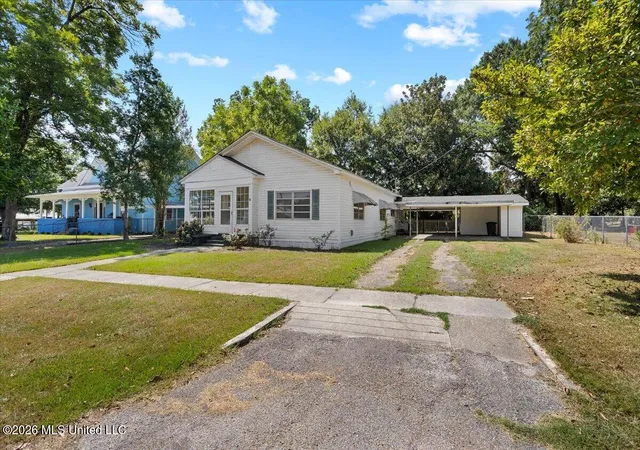 Photo 2 of Single family home for sale at 404 Dubose St, Ellisville, MS 39437 | MLS# 4160087 | Listing updated on 2026-08-26