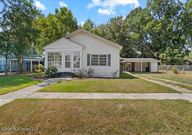 Photo 3 of Single family home for sale at 404 Dubose St, Ellisville, MS 39437 | MLS# 4160087 | Listing updated on 2026-08-26