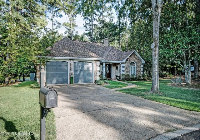 Photo 1 of Single family home for sale at 212 Overton Ct, Madison, MS 39110 | MLS# 4160081 | Listing updated on 2026-08-22