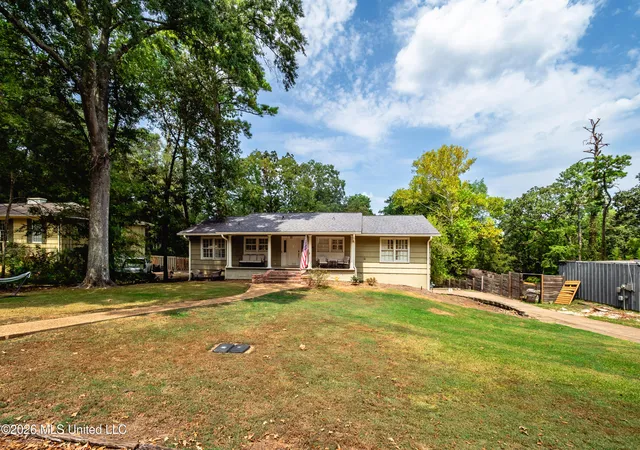 Photo 1 of Single family home for sale at 1918 Bellewood Dr, Jackson, MS 39211 | MLS# 4160978 | Listing updated on 2026-08-31