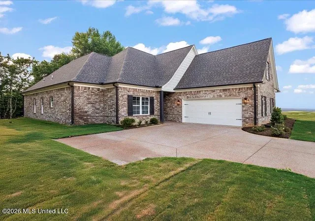 Photo 3 of Single family home for sale at 5284 Shiloh Ln, Southaven, MS 38672 | MLS# 4160820 | Listing updated on 2026-09-11