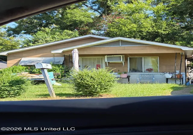 Single family home for sale at 3118 Booker St, Jackson, MS 39209 | MLS# 4160984