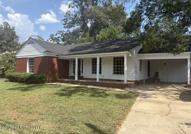 1st image of 720 Crockett Ave, Greenwood, MS 38930 | MLS# 4160060