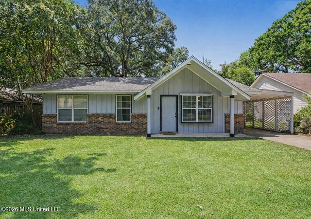 Photo 1 of Single family home for sale at 1537 S 10th St, Ocean Springs, MS 39564 | MLS# 4160111 | Listing updated on 2026-09-15