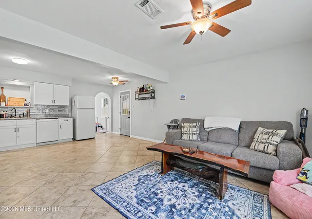 Photo 2 of Single family home for sale at 1537 S 10th St, Ocean Springs, MS 39564 | MLS# 4160111 | Listing updated on 2026-09-15
