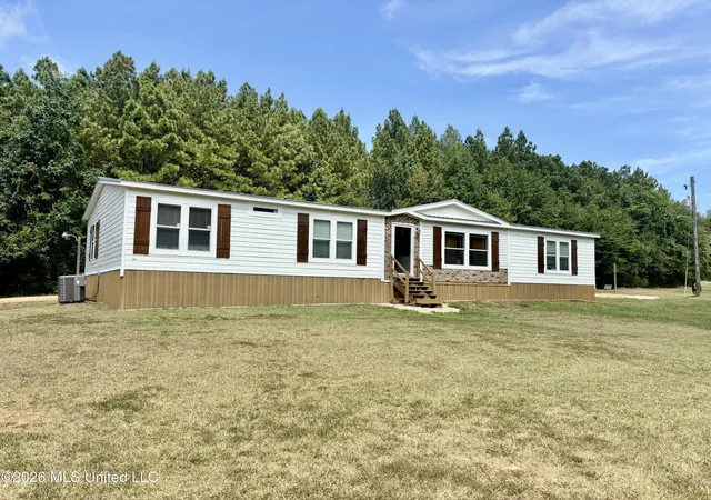 Photo 1 of Single family home for sale at 1014 Diane Cir, Summit, MS 39666 | MLS# 4160167 | Listing updated on 2026-09-10