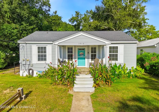 Photo 1 of Single family home for sale at 1915 9th St, Pascagoula, MS 39567 | MLS# 4160122 | Listing updated on 2026-08-26