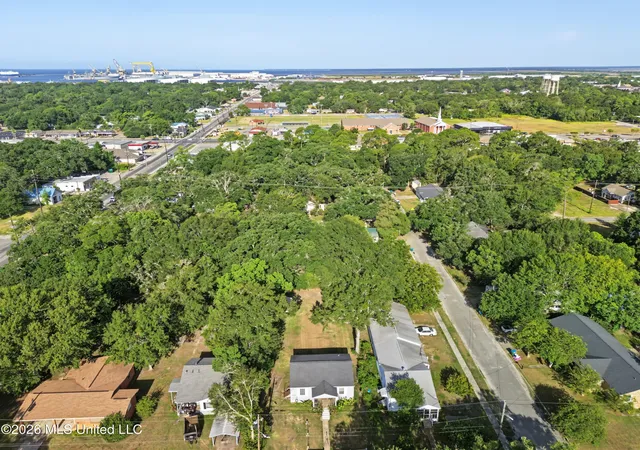Photo 2 of Single family home for sale at 1915 9th St, Pascagoula, MS 39567 | MLS# 4160122 | Listing updated on 2026-08-26