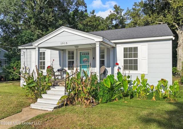 Photo 3 of Single family home for sale at 1915 9th St, Pascagoula, MS 39567 | MLS# 4160122 | Listing updated on 2026-08-26