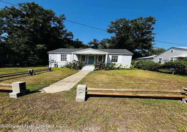 Photo 3 of Single family home for sale at 1915 9Th St, Pascagoula, MS 39567 | MLS# 4160122 | Listing updated on 2026-08-26