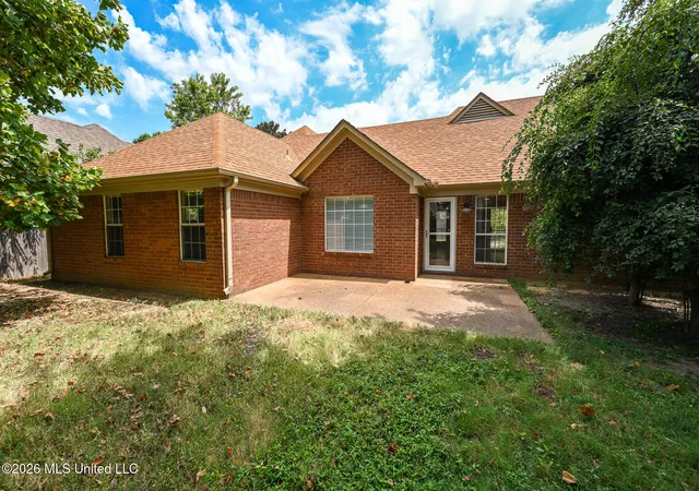 Photo 3 of Sale Pending at 9051 Champlain Dr, Olive Branch, MS 38654 | MLS# 4160121 | Listing updated on 2026-09-26