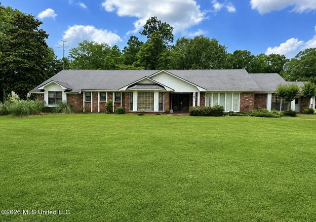 Photo 1 of Single family home for sale at 187 N Lexington St, Durant, MS 39063 | MLS# 4160116 | Listing updated on 2026-08-22