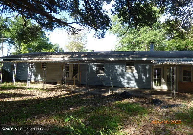 Photo 3 of Single family home for sale at 121 Catalpa Dr, Natchez, MS 39120 | MLS# 4160129 | Listing updated on 2026-08-22