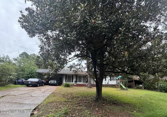 Photo 2 of Single family home for sale at 1856 Wisteria Dr, Jackson, MS 39204 | MLS# 4160245 | Listing updated on 2026-08-26