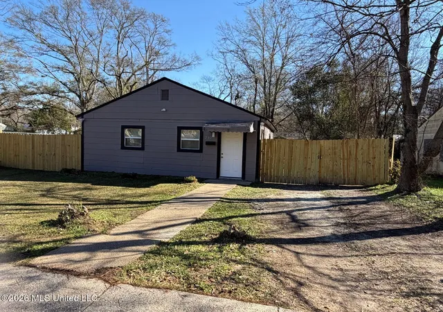 Photo 1 of Single family home for sale at 202 Lindsey Dr, Jackson, MS 39209 | MLS# 4160171 | Listing updated on 2026-08-23