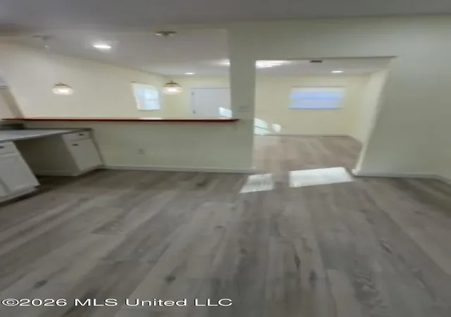 Photo 2 of Single family home for sale at 202 Lindsey Dr, Jackson, MS 39209 | MLS# 4160171 | Listing updated on 2026-08-23