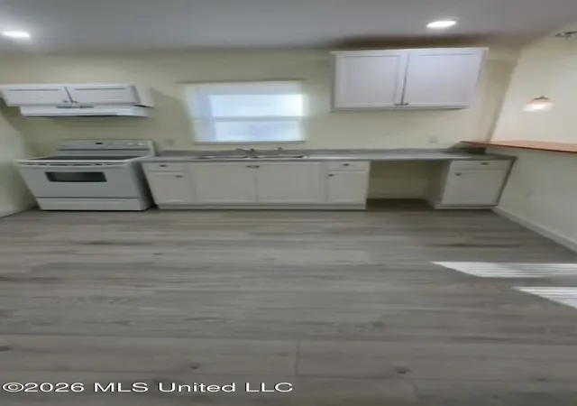 Photo 3 of Single family home for sale at 202 Lindsey Dr, Jackson, MS 39209 | MLS# 4160171 | Listing updated on 2026-08-23