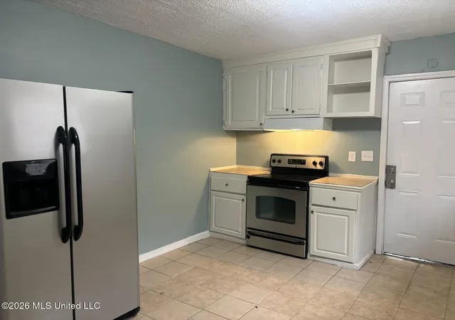 Photo 2 of Single family home for sale at 2548 Belvedere Dr, Jackson, MS 39204 | MLS# 4160176 | Listing updated on 2026-08-23