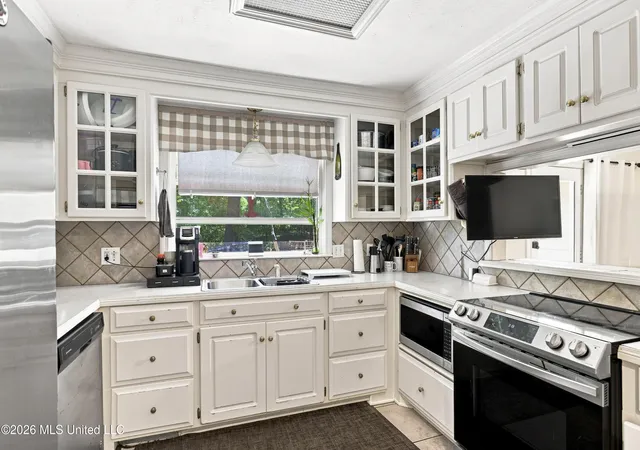 Photo 3 of Single family home for sale at 4515 Eastwood Rd, Jackson, MS 39211 | MLS# 4160182 | Listing updated on 2026-08-30
