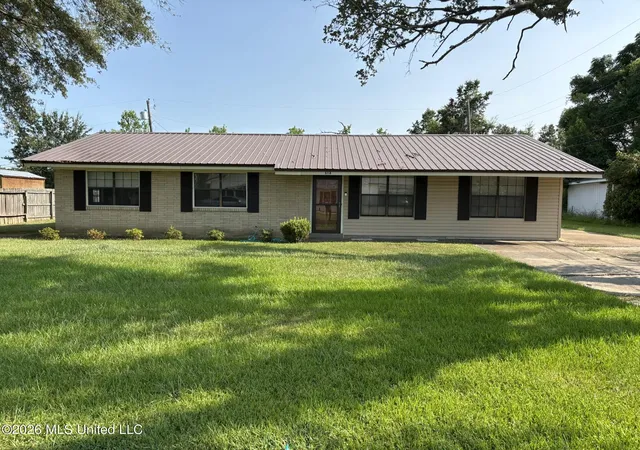 Photo 1 of Sale Pending at 512 Rose Dr, Belzoni, MS 39038 | MLS# 4160379 | Listing updated on 2026-09-15