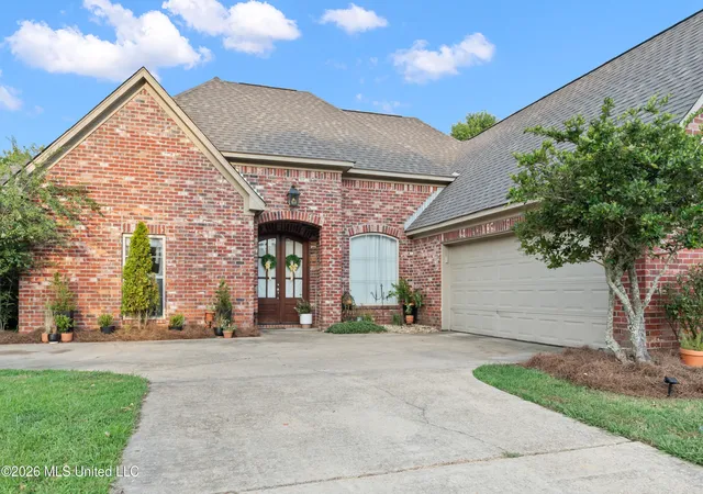 Photo 1 of Single family home for sale at 216 Calhoun Dr, Madison, MS 39110 | MLS# 4160185 | Listing updated on 2026-09-08