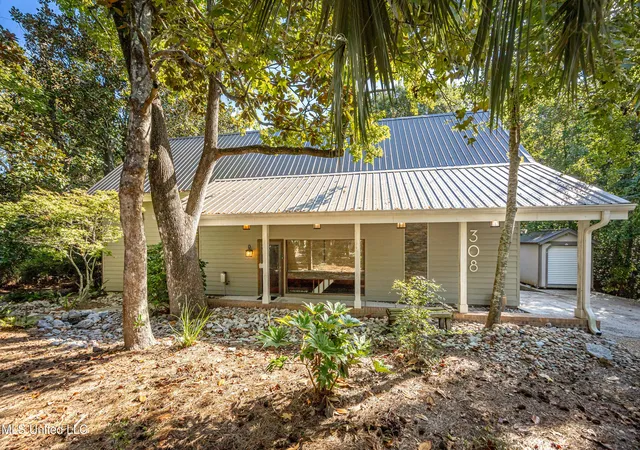 Photo 3 of Single family home for sale at 308 Lovers Ln, Ocean Springs, MS 39564 | MLS# 4160353 | Listing updated on 2026-10-07