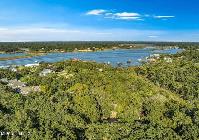 Photo 4 of Single family home for sale at 308 Lovers Ln, Ocean Springs, MS 39564 | MLS# 4160353 | Listing updated on 2026-10-07