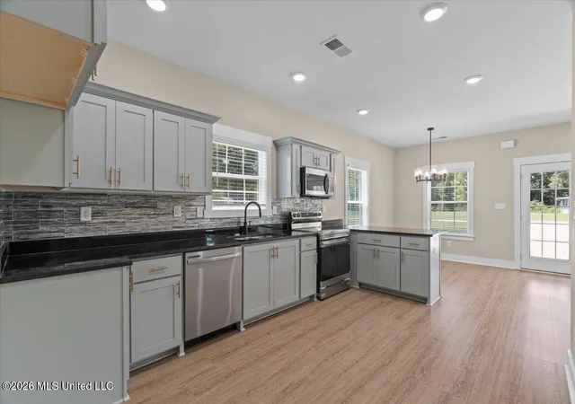 Photo 3 of Single family home for sale at 43 Mockingbird Rd, Byhalia, MS 38611 | MLS# 4160260 | Listing updated on 2026-08-24