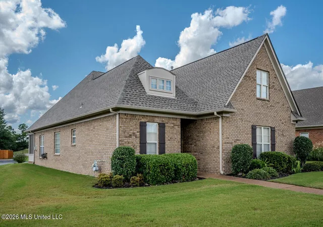 Photo 2 of Single family home for sale at 5905 Savannah Xing, Southaven, MS 38672 | MLS# 4160188 | Listing updated on 2026-08-24